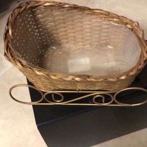 Wicker Sleigh w/ golden sleigh design